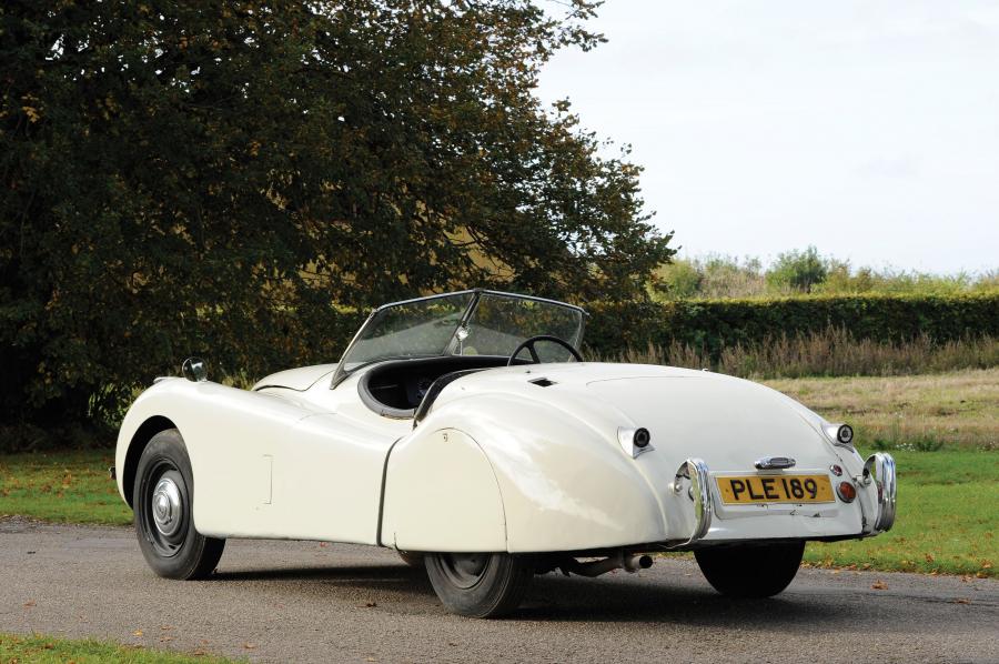  Jaguar XK120 Roadster 1952 года  (фото 10 из 25)
